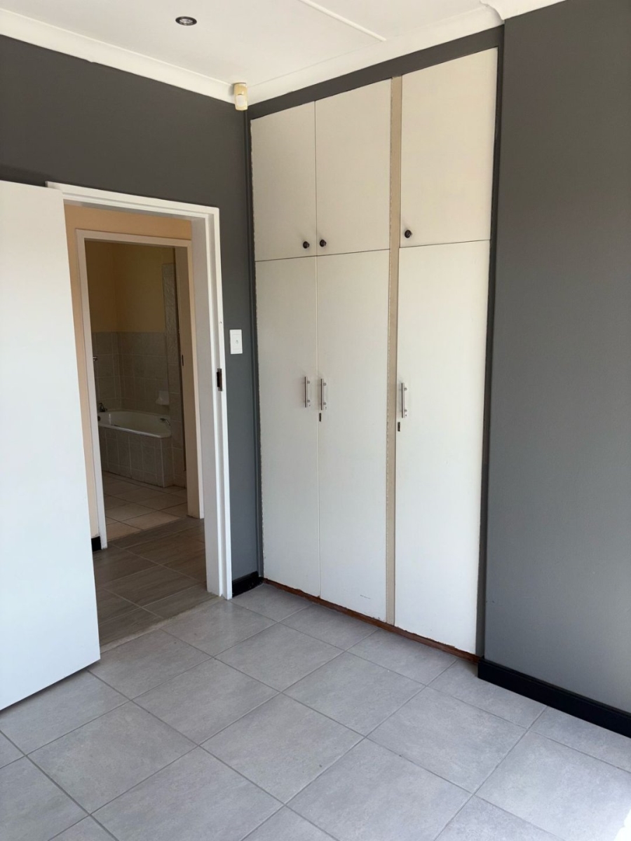 5 Bedroom Property for Sale in Beacon Bay North Eastern Cape